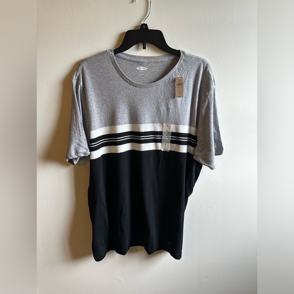 Old Navy T Shirt - Picture 1 of 4